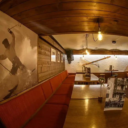 호텔 Posthotel Taube 4*