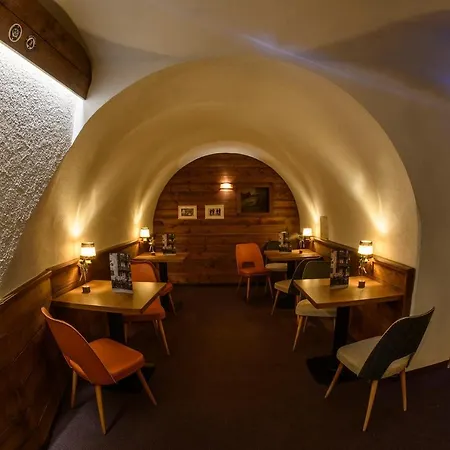 호텔 Posthotel Taube 4*